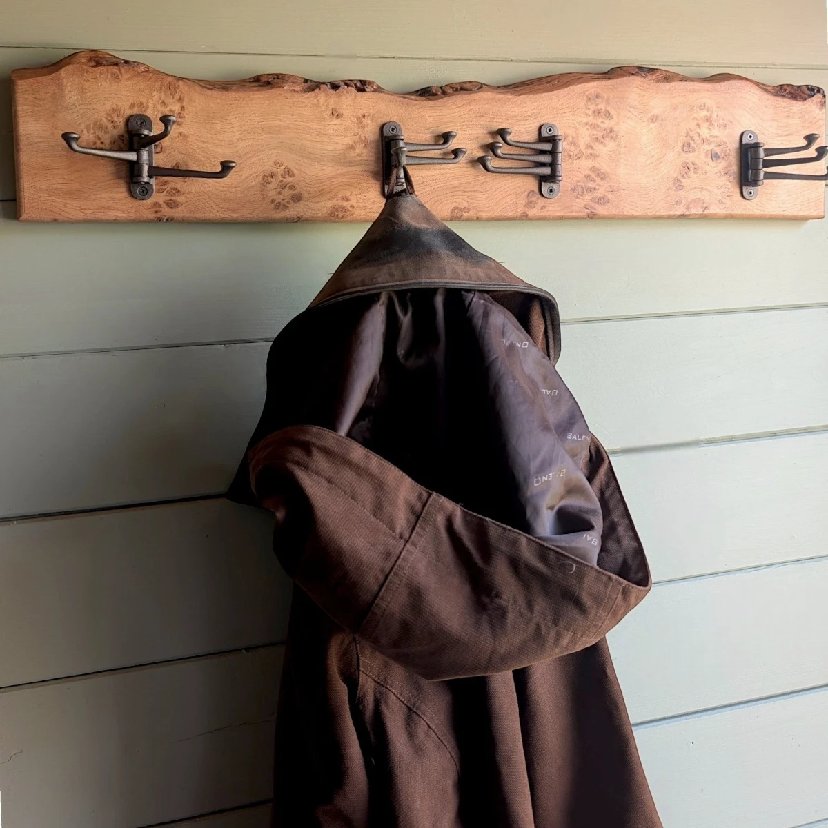 Live Edge Pippy Oak Coat Rack – Solid Oak Wall Rail
