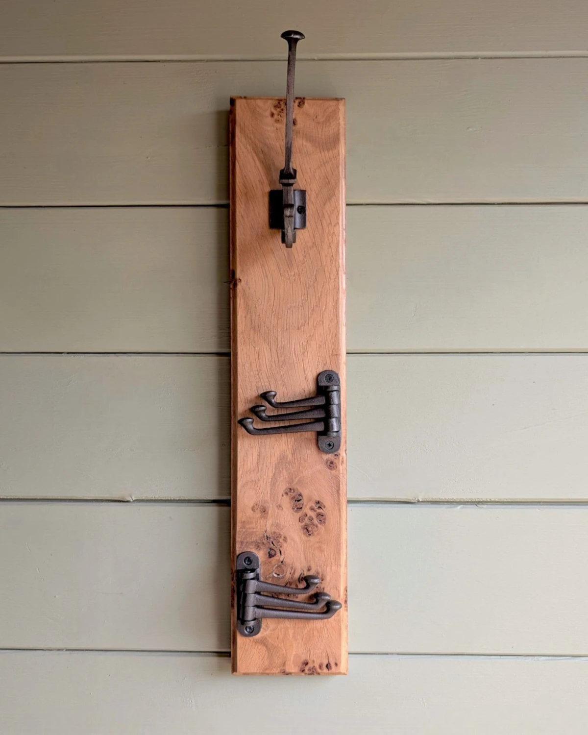 Vertical Pippy Oak Coat Rack