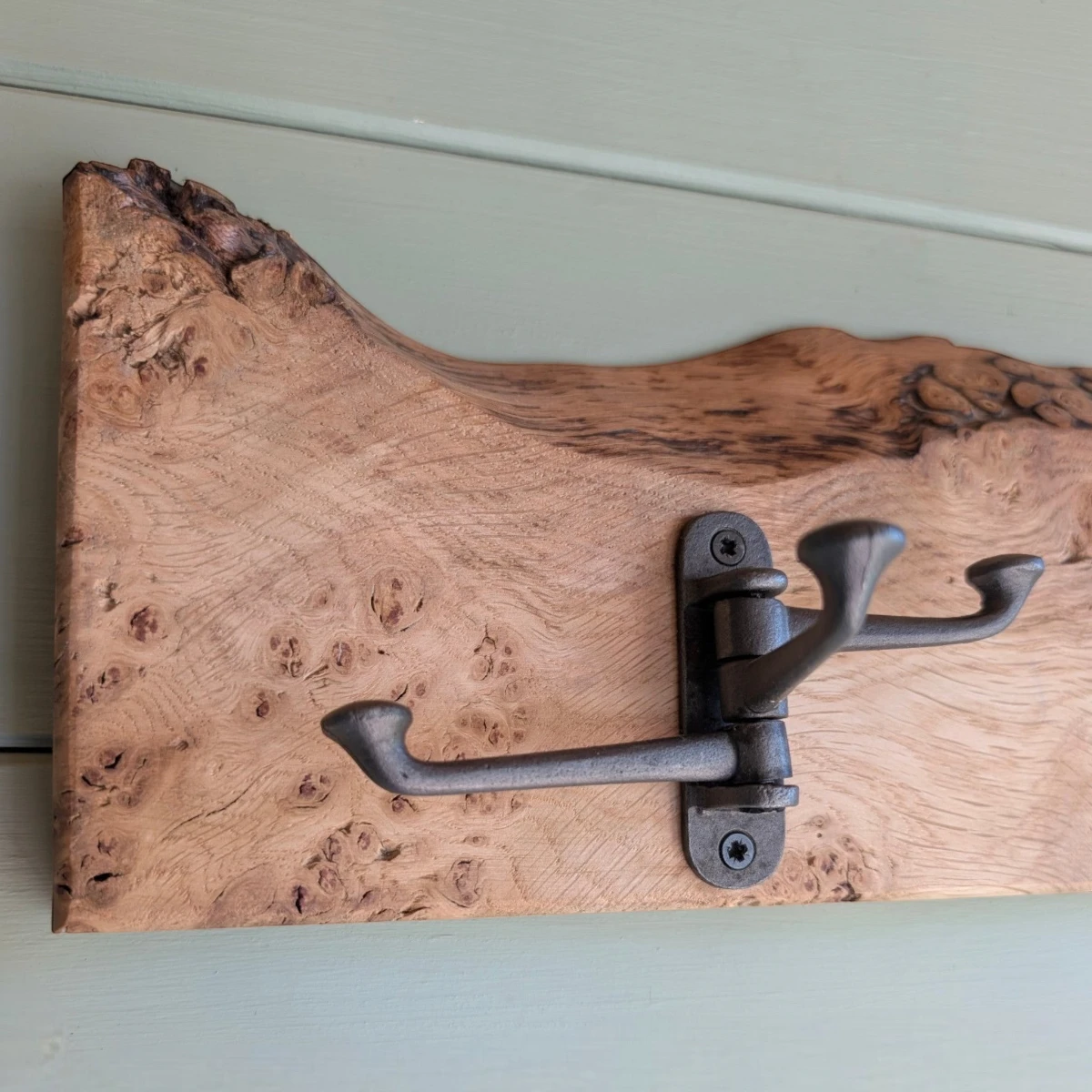 Live Edge Pippy Oak Coat Rack – Solid Oak Wall Rail